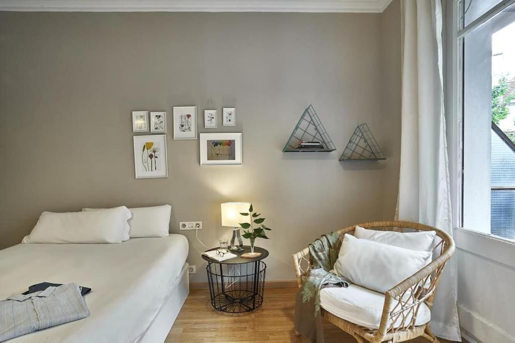Magnificent 4 Bedroom Apartment In Eixample Barcelona Exterior foto